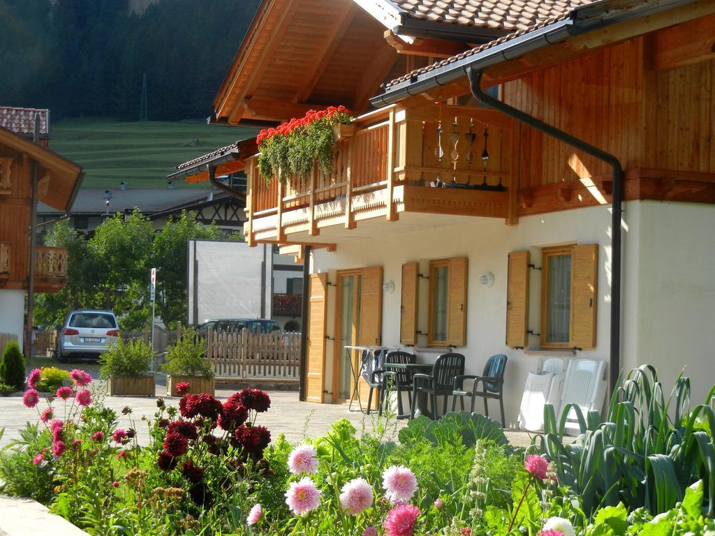Anna Apartment Pozza di Fassa Exterior foto
