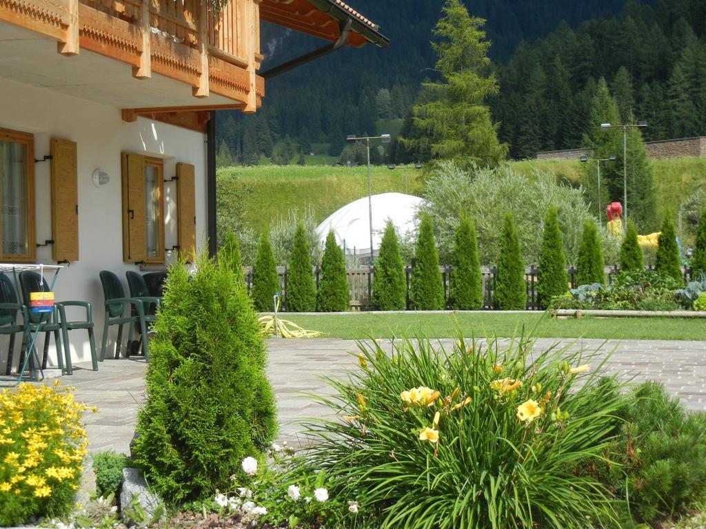 Anna Apartment Pozza di Fassa Exterior foto